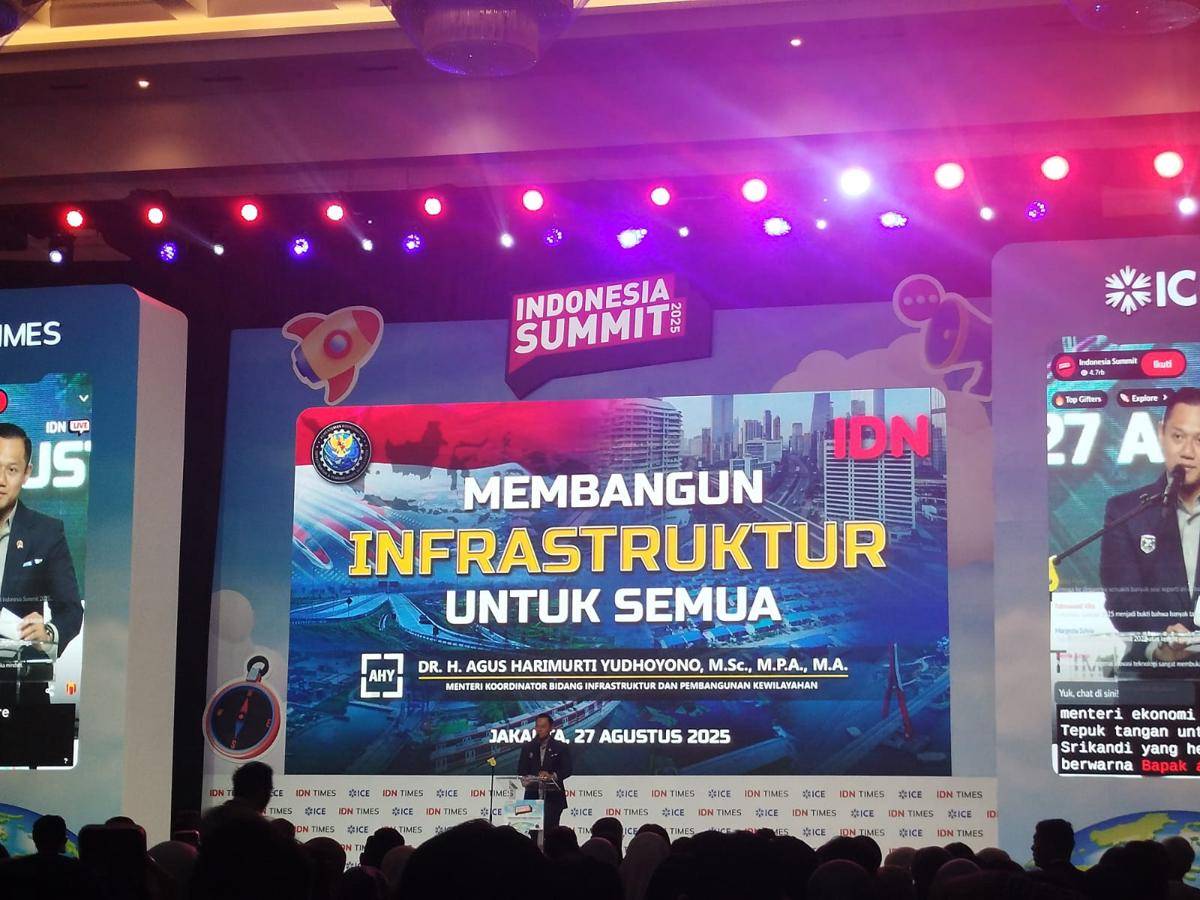 Menteri Koordinator Infrastruktur, Infrastruktur dan Pembangunan Kewilayahan (Menko IPK) Agus Harimurti Yudhoyono (AHY), dalam Indonesia Summit 2025 (IDN Times / Sandy Firdaus)