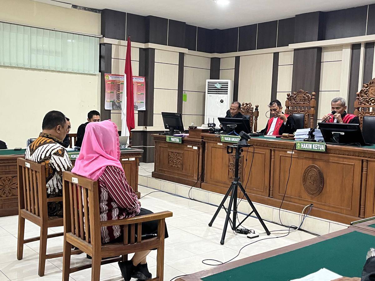 Mbak ita, sidang korupsi