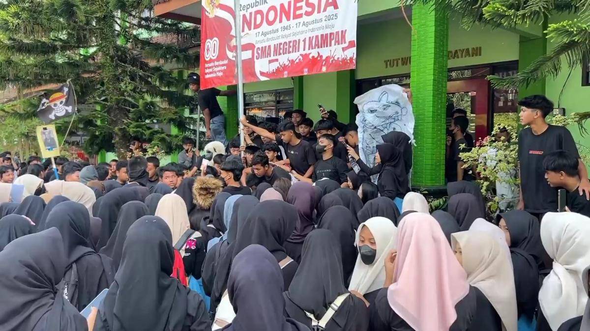 Aksi siswa SMAN 1 Kampak Trenggalek. IDN Times/ istimewa