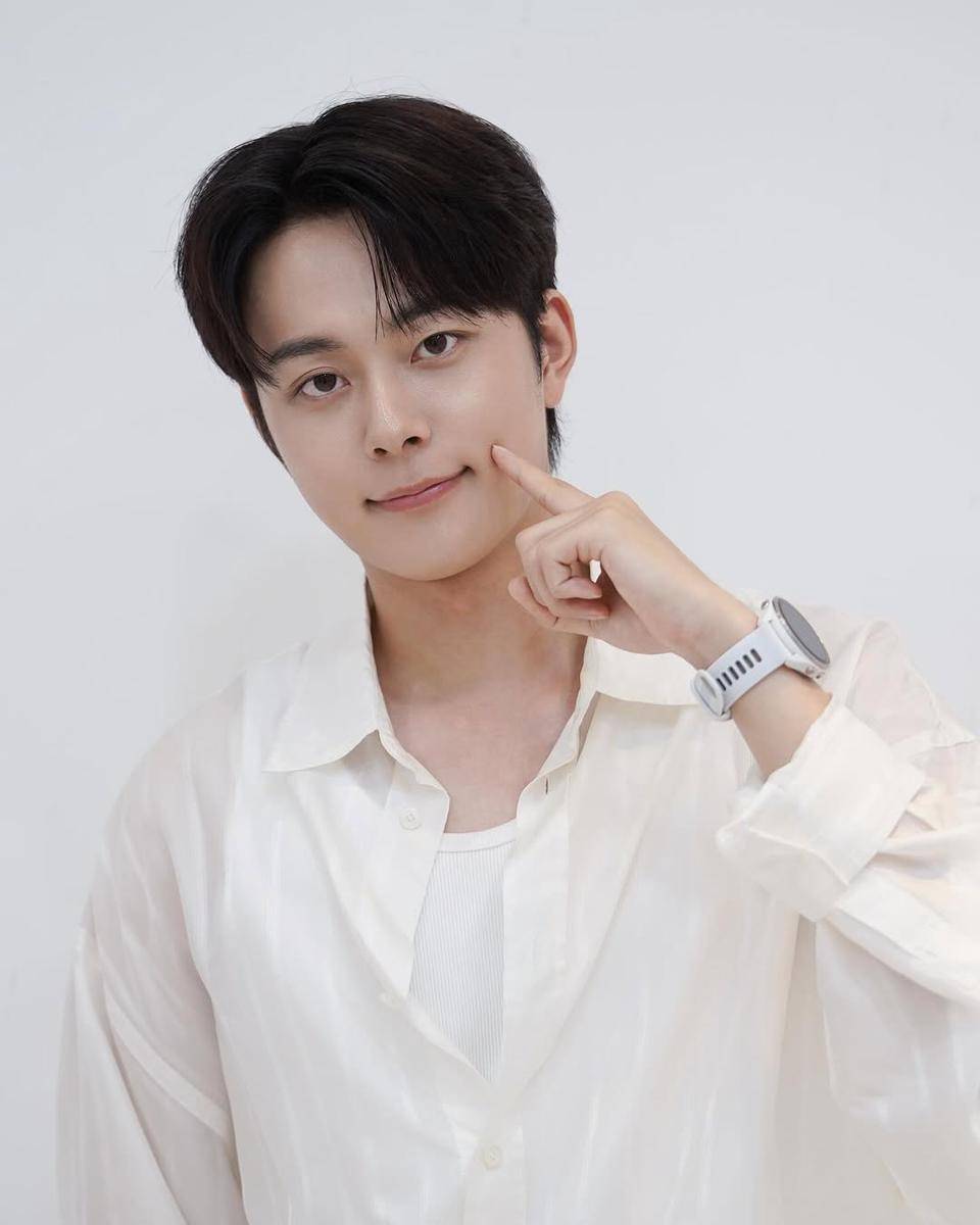 potret Yoo Seon Ho