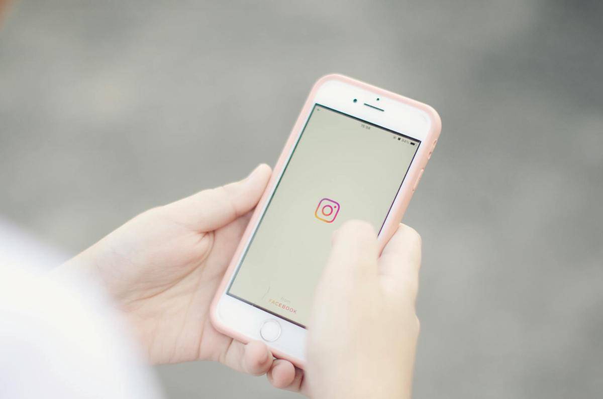 ilustrasi aplikasi instagram (pexels.com/Mayara Klingner)
