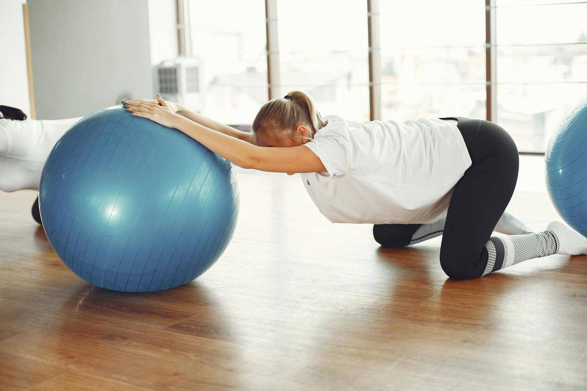 ilustrasi gym ball (pexels.com/Gustavo Fring)