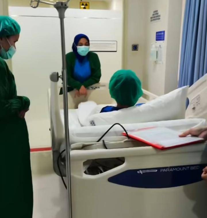 potret Nada Tarina operasi skoliosis