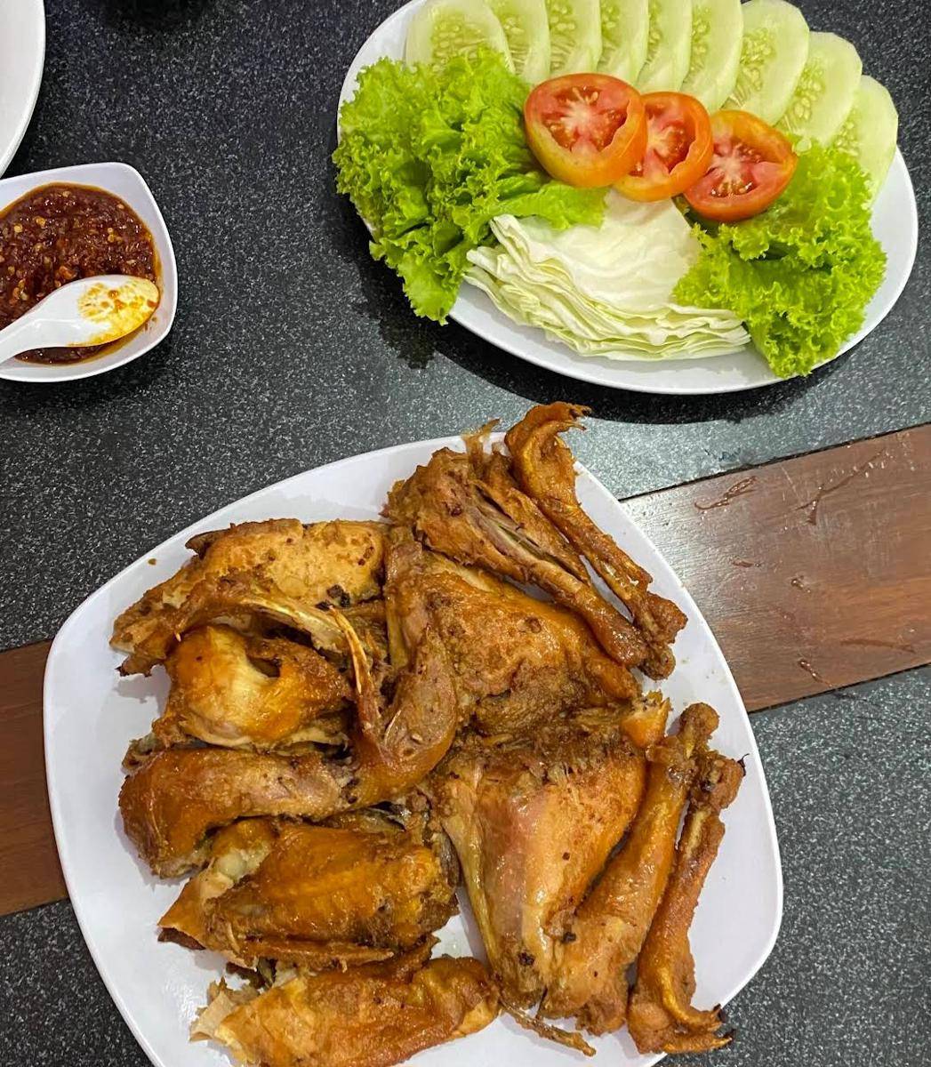 Ayam Goreng Bu Tini (google.com/maps/Syifa Chaerunnisa)