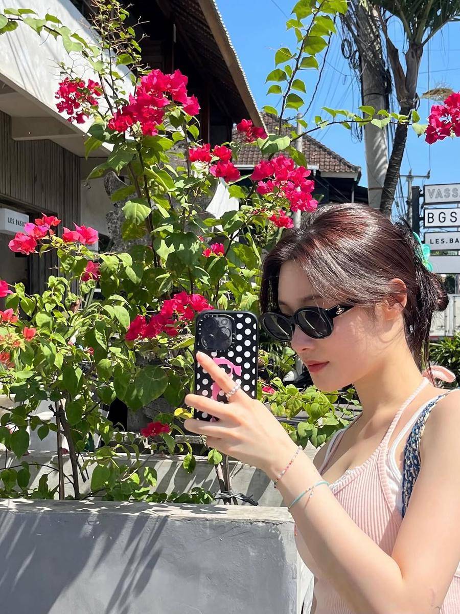 potret liburan Jung Chae Yeon di Bali (instagram.com/j_chaeyeoni)