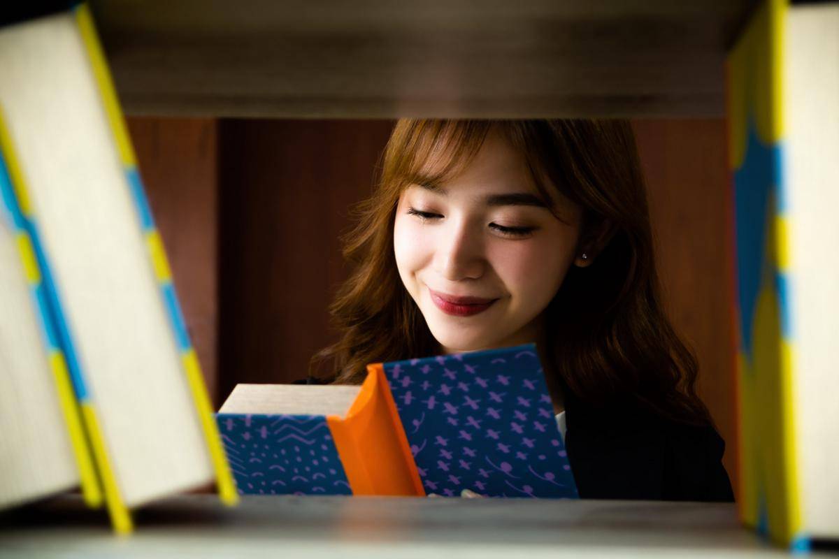Alasan Membaca Buku Bisa Jadi Healing Terbaik (Freepik.com/ jcomp)