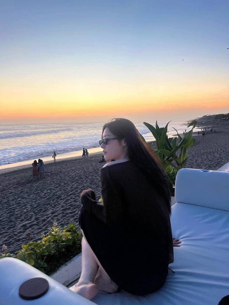 potret liburan Jung Chae Yeon di Bali (instagram.com/j_chaeyeoni)