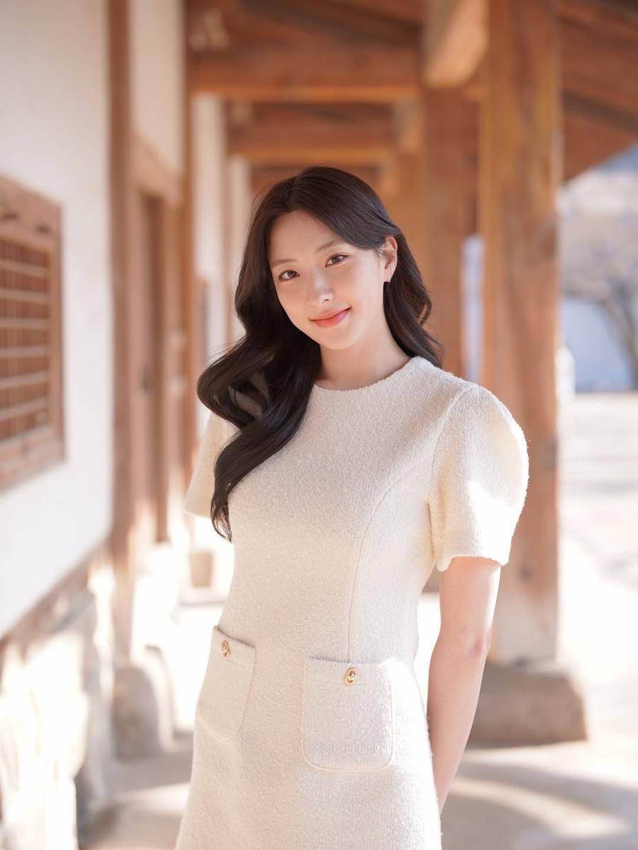 potret wisuda Eunseo WJSN (instagram.com/eeunseo._.v)