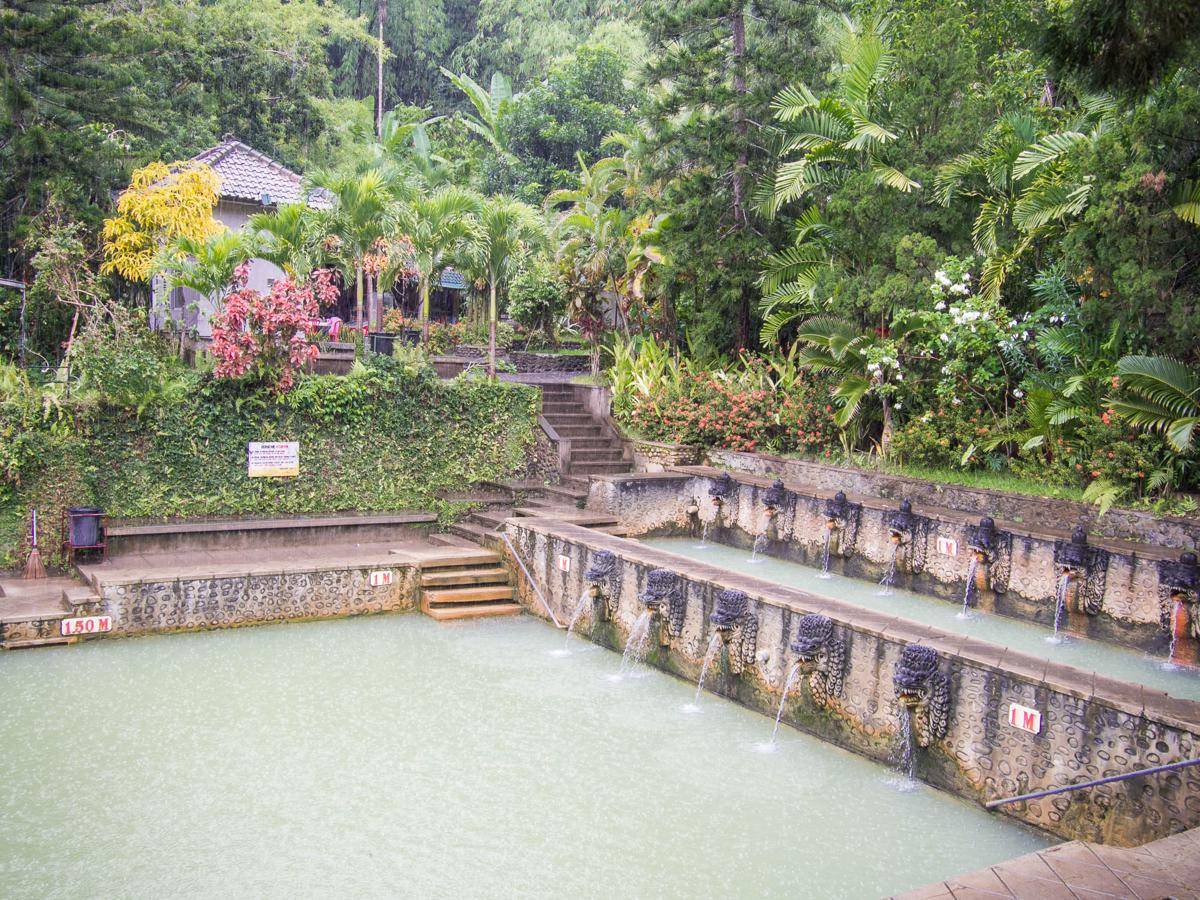 potret Banjar Hot Spring (commons.wikimedia.org/Jumilla)
