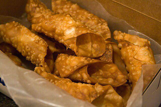ilustrasi simpan kulit cannoli (commons.wikimedia.org/Andrew Malone)