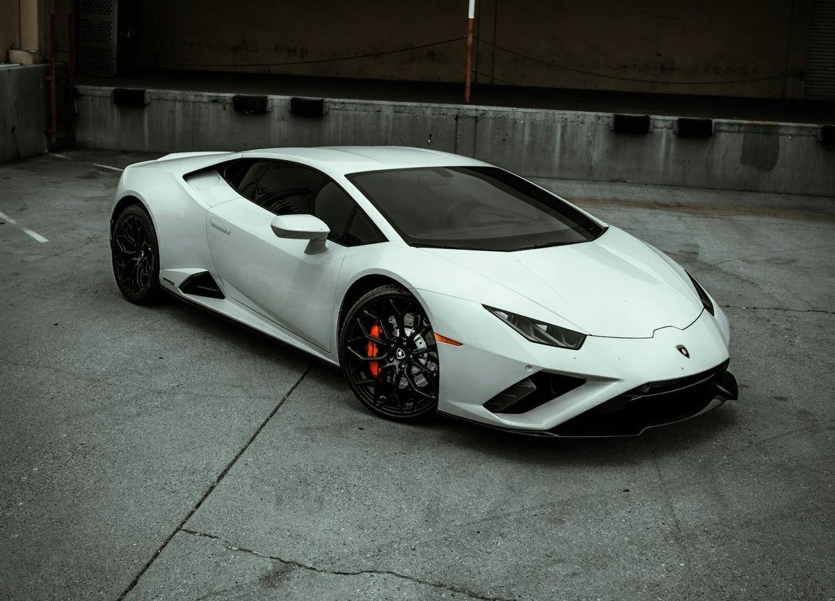 ilustrasi mobil Lamborghini (unsplash.com/danny_lincoln)