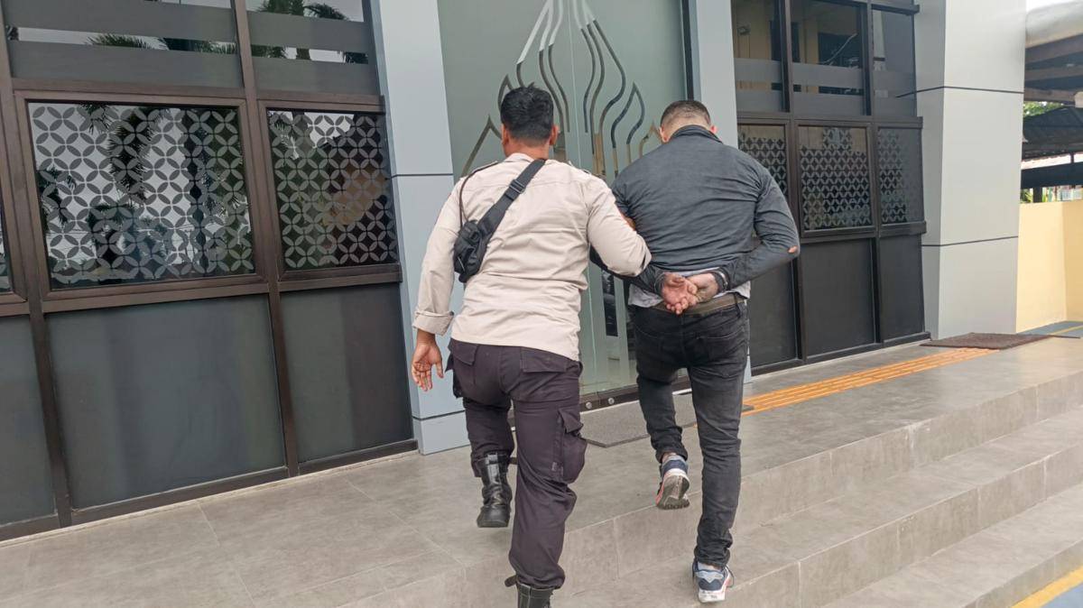 MHH alias Basar (39) warga negara Irak diamankan polisi usai aniaya satpam.