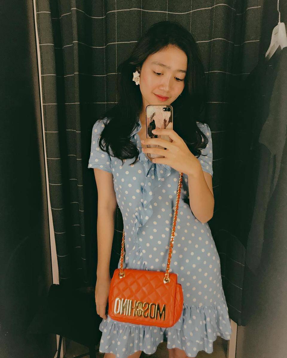 Gaya OOTD Polkadot ala Febby Rastanty