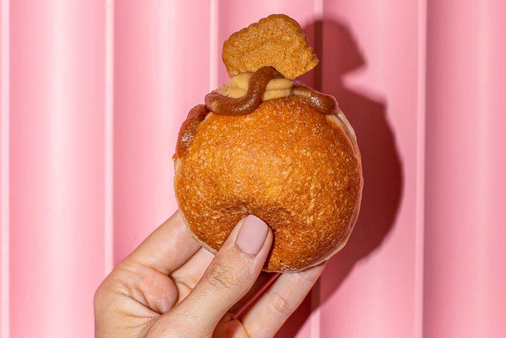 ilustrasi bomboloni lotus biscoff