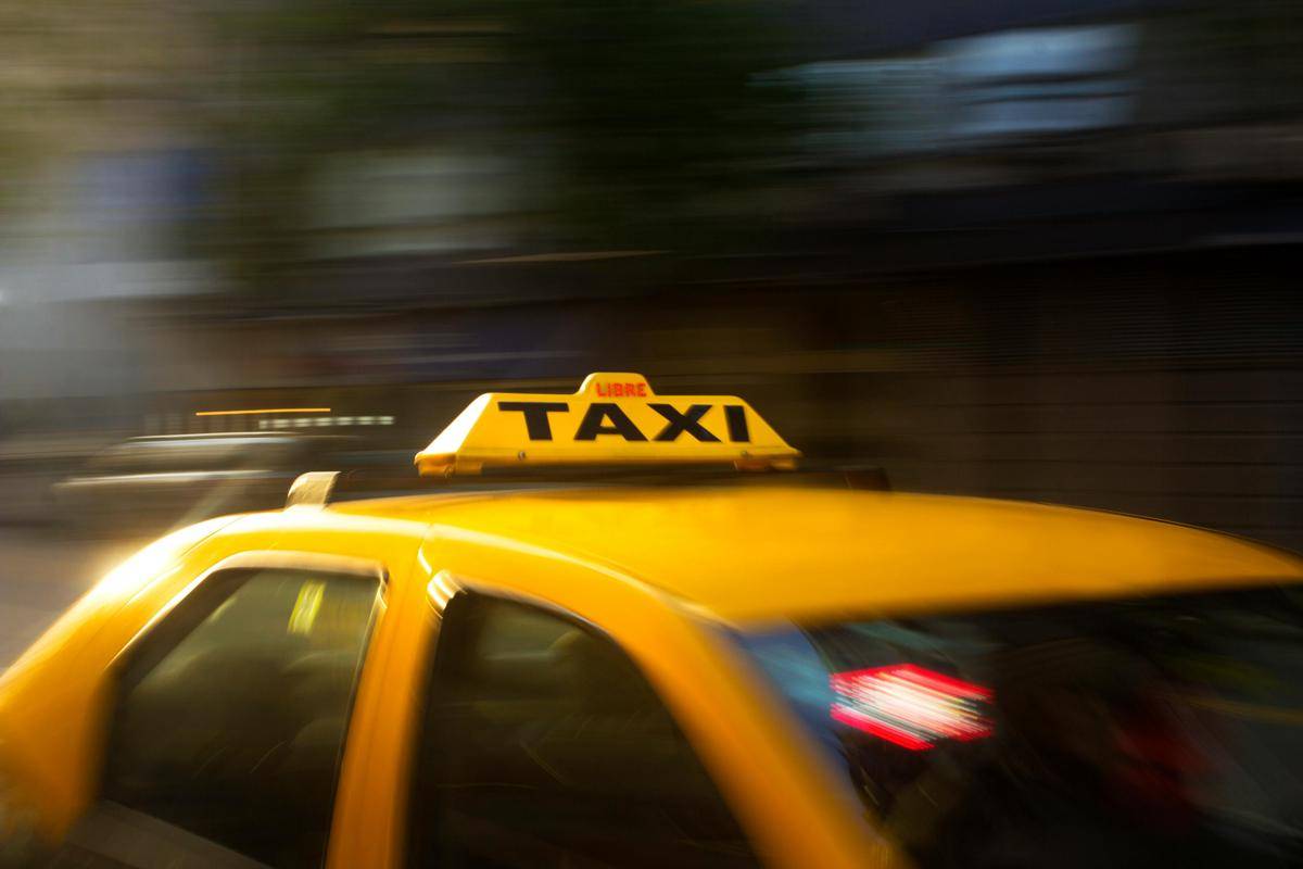 ilustrasi taxi (pexels.com/Rodolfo Clix)