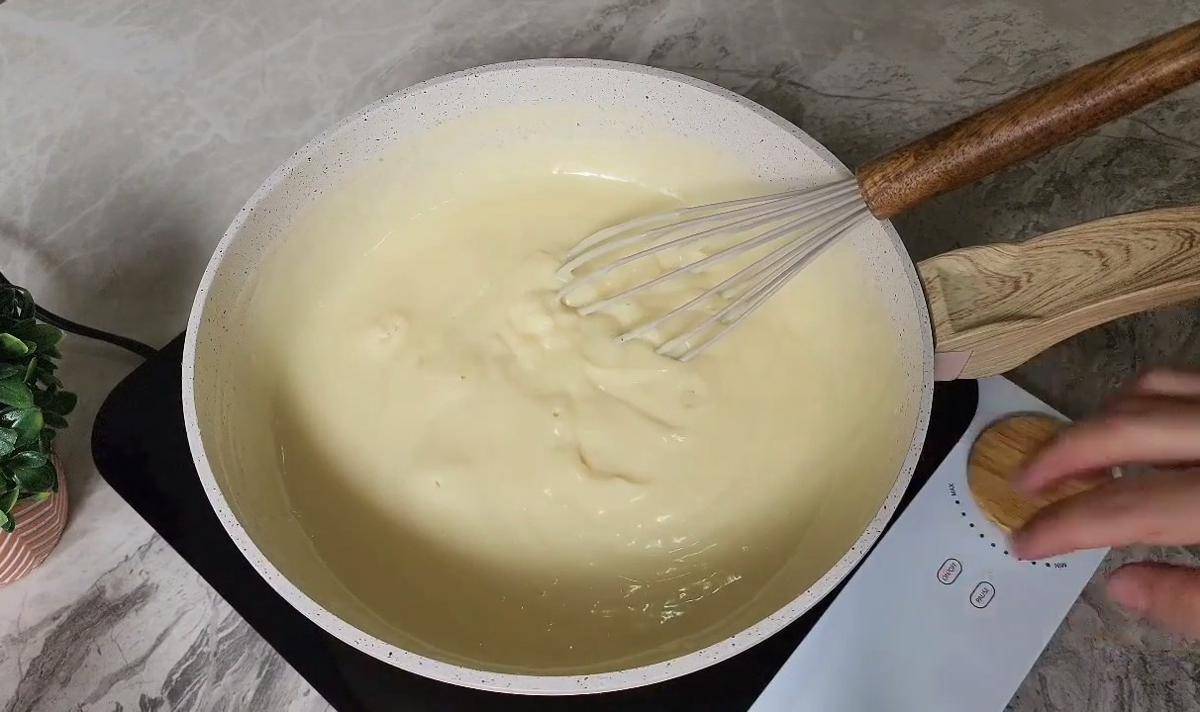 ilustrasi memasak custard 
