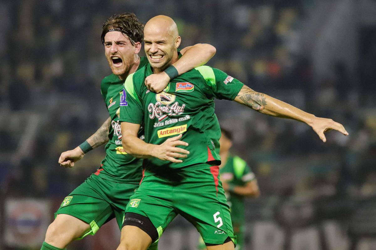 antarafoto-persebaya-surabaya-kalahkan-bali-united-1756374918 (1).jpg