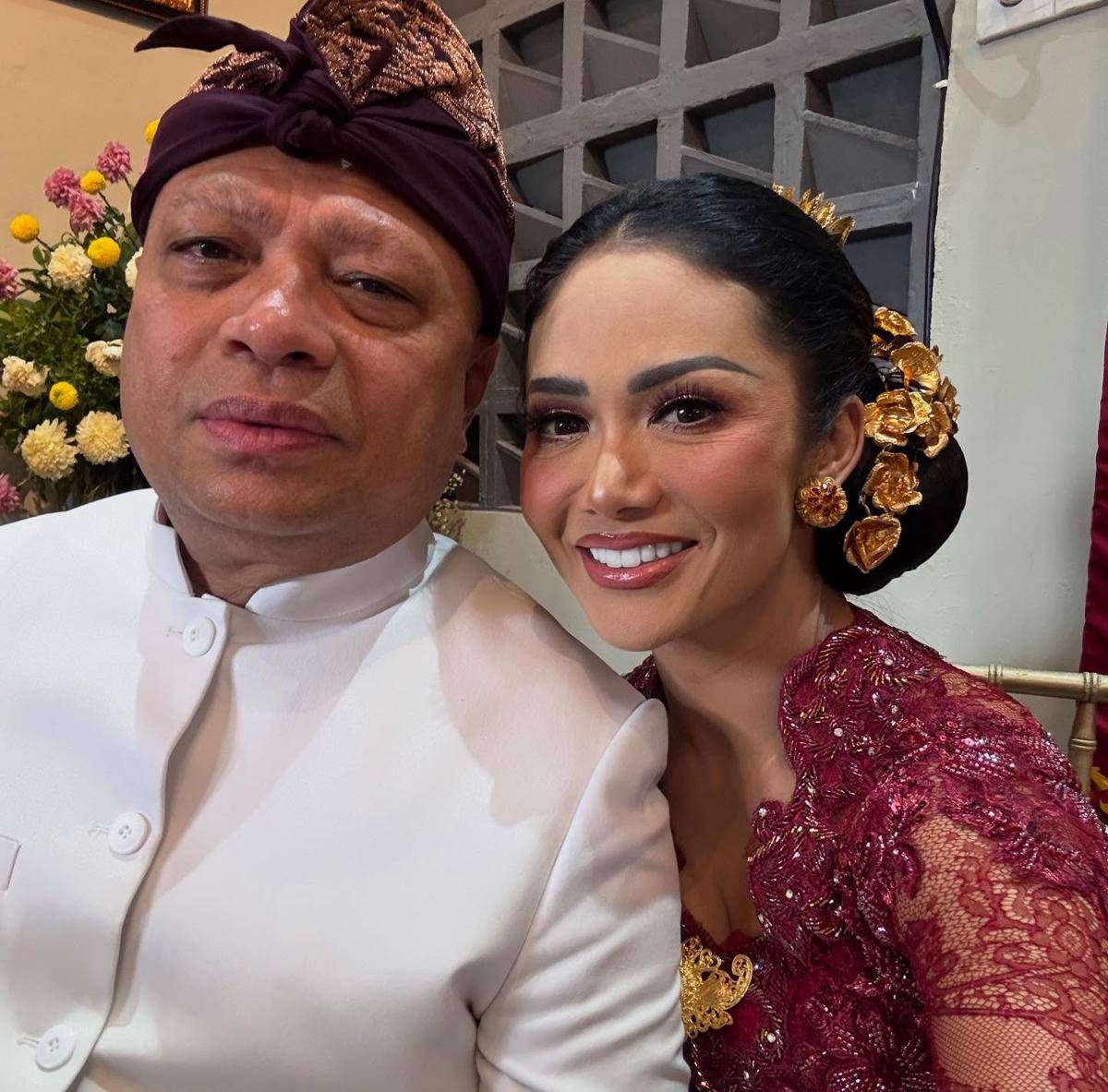 keluarga Kris Dayanti di pernikahan kakak Sarah Menzel (instagram.com/krisdayantilemos)