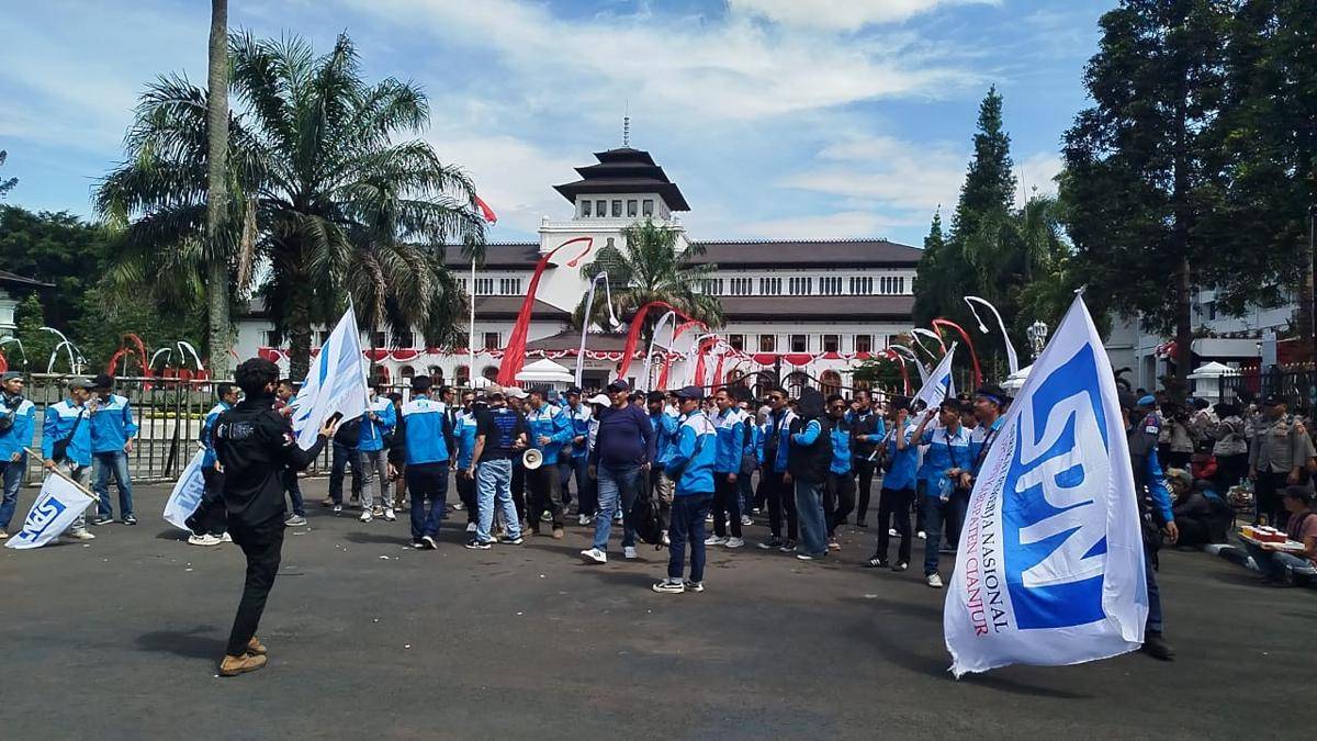 2.450 Aparat Gabungan Dikerahkan Polda Jabar Jaga Aksi Buruh (IDN Times/istimewa)