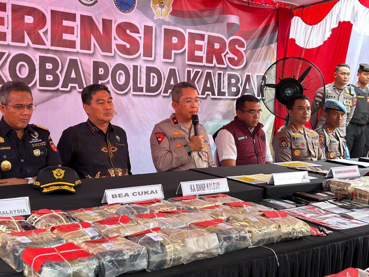 Polda Kalbar mengungkap kasus peredaran narkoba jaringan Internasional.