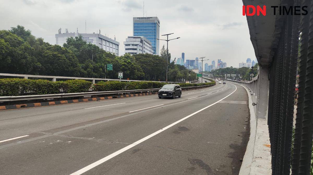 Tol Dalam Kota Grogol-Cawang kembali dibuka setelah sempat ditutup akibat demonstrasi di depan Gedung DPR (IDN Times / Yosafat Diva Bayu Wisesa)