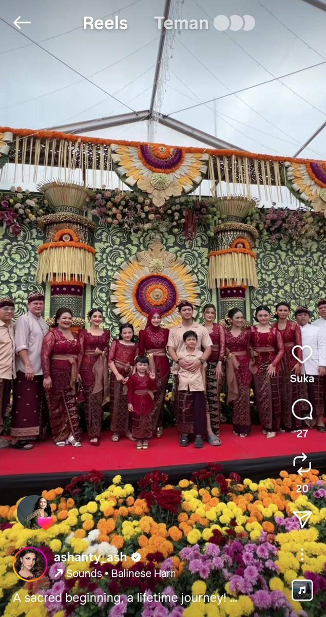 Keluarga Azriel Hermansyah di pernikahan kakak Sarah Menzel