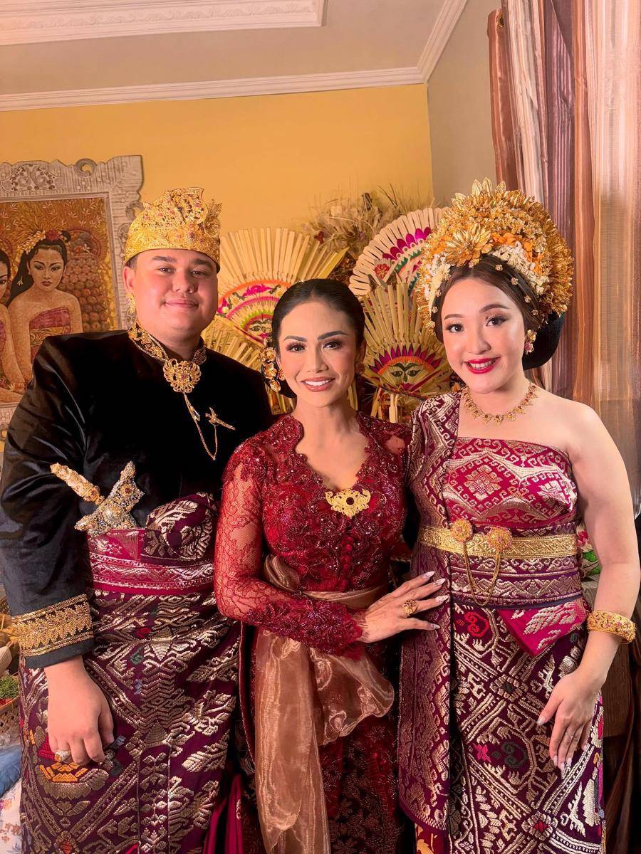 keluarga Kris Dayanti di pernikahan kakak Sarah Menzel (instagram.com/krisdayantilemos)