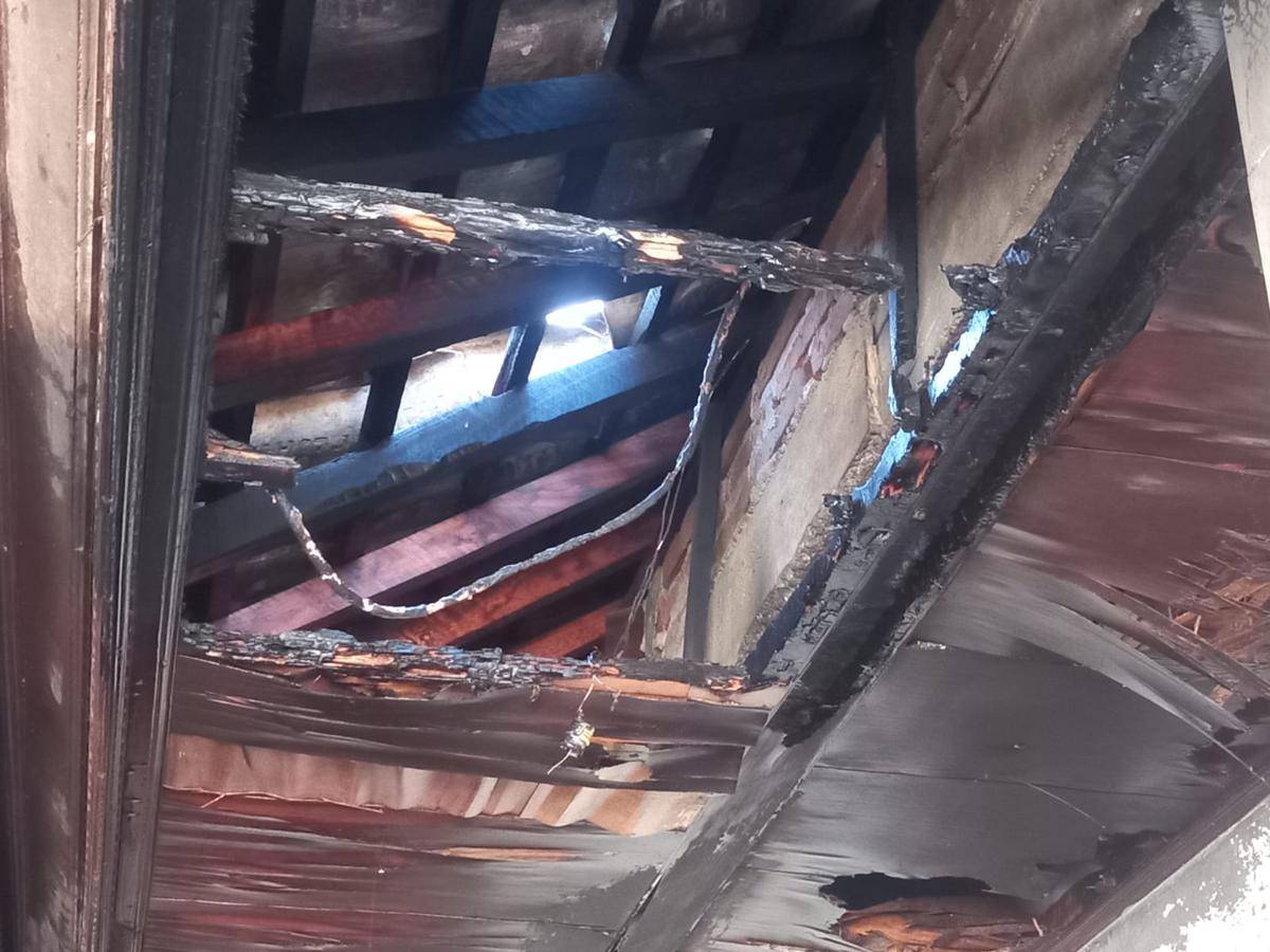 rumah milik I Made Yasa di Banjar Pasar, Desa Melaya, Kecamatan Melaya, Kabupaten Jembrana, dilalap si jago merah pada Kamis, (28/8/2025).