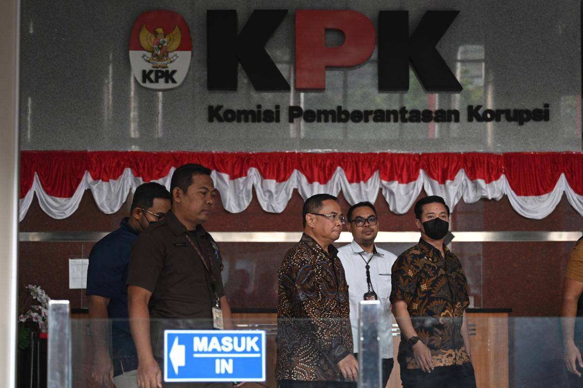 antarafoto-kpk-periksa-bupati-pati-1756349039.jpg
