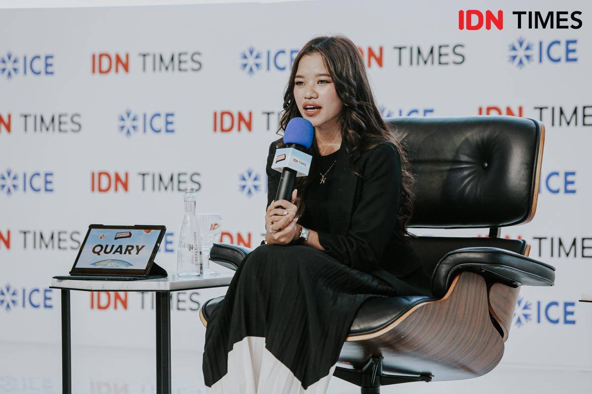 Ummi Quary dalam acara Indonesia Summit 2025 sesi How Millennials and Gen Z Redefining Celebrity Culture pada Kamis (28/8/2025) di The Tribrata Dharmawangsa. (IDN Times/Herka Yanis)