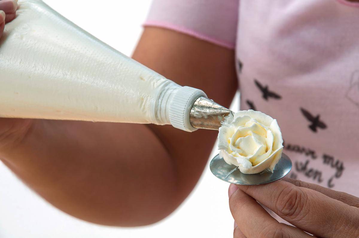ilustrasi piping bag (vecteezy.com/Srinrat Wuttichaik)