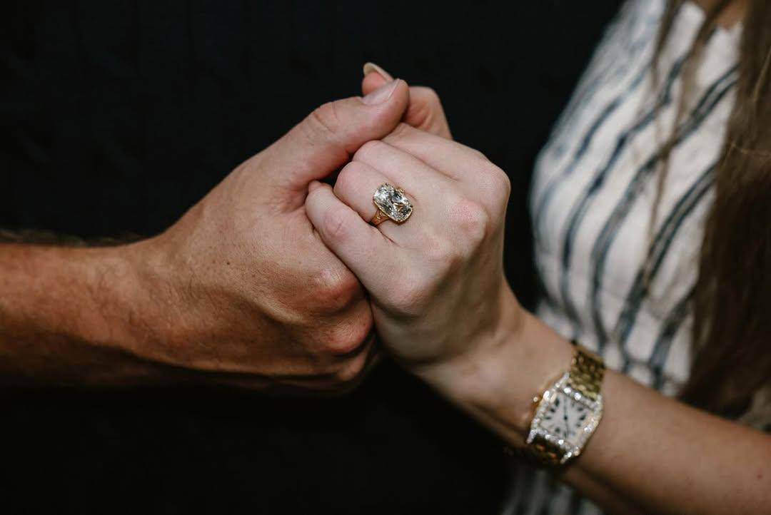 cincin pertunangan Taylor Swift dan Travis Kelce 