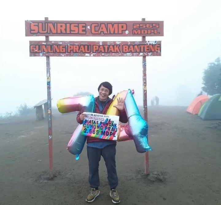 potret kak Seto rayakan ultah ke-74 di Gunung Prau