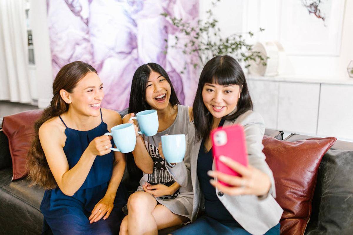 ilustrasi nongkrong (pexels.com/RDNE Stock project)
