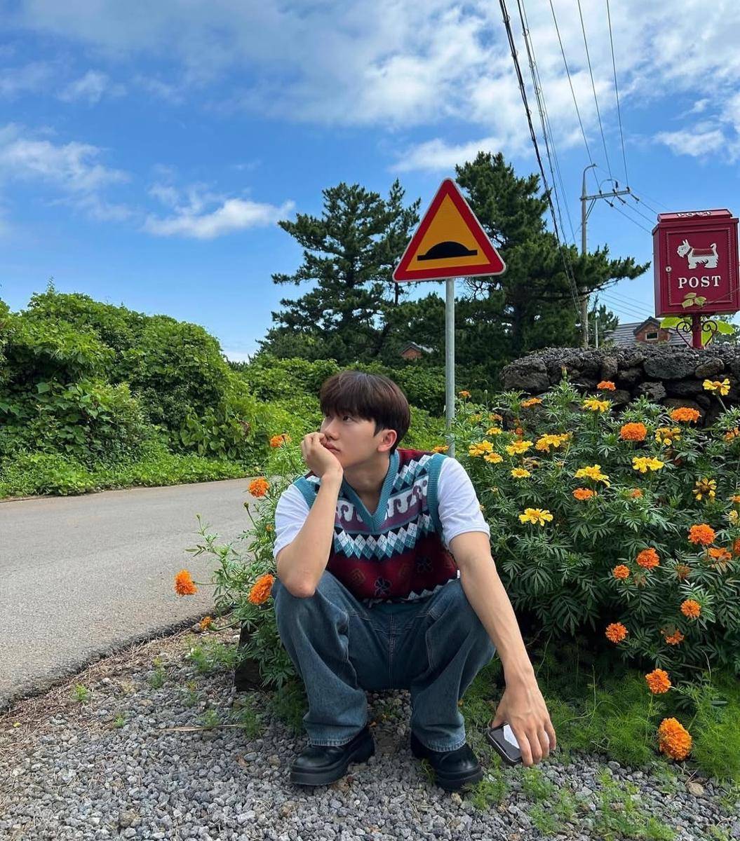 Ahn Ji Ho (instagram.com/ahn__jiho) 