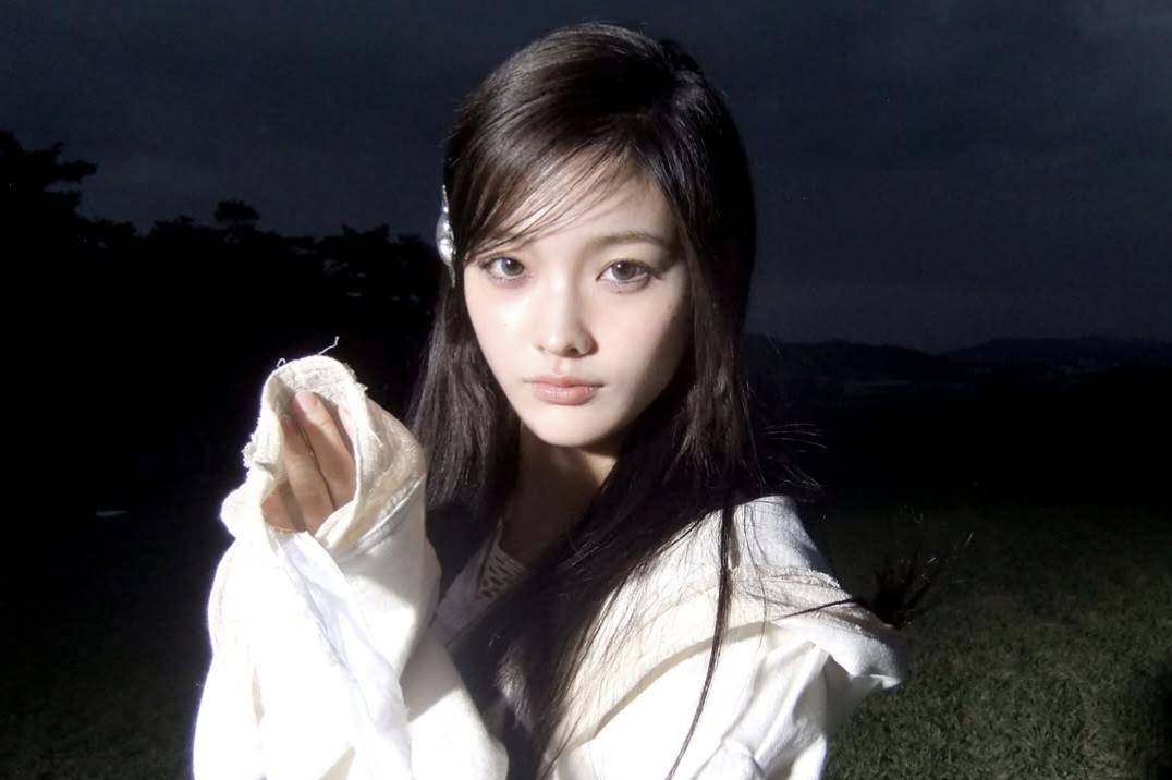 Iroha ILLIT (instagram.com/illit_official)