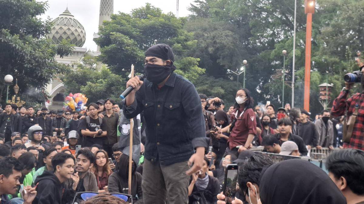 Aksi Solidaritas di Alun-alun Merdeka Malang. (IDN Times/Rizal Adhi Pratama)