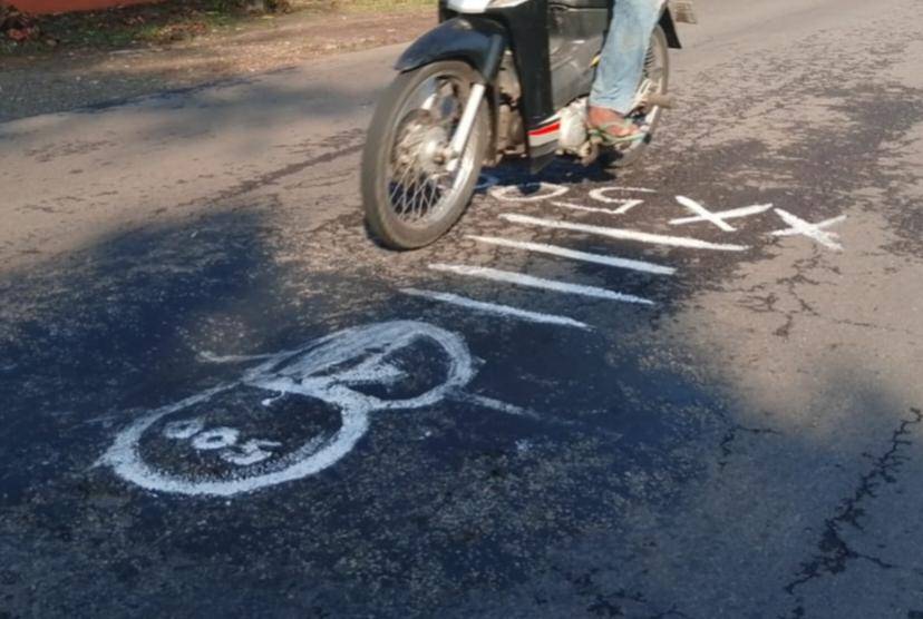 Jalan rusak di Magetan yang kerap memicu kecelakaan lalulintas hingga hilangnya nyawa. IDN Times/Riyanto.
