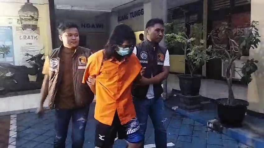 Andika Rangga Utama pelaku penusukan di angkringan Ngawi diamankan polisi. IDN Times/Riyanto.