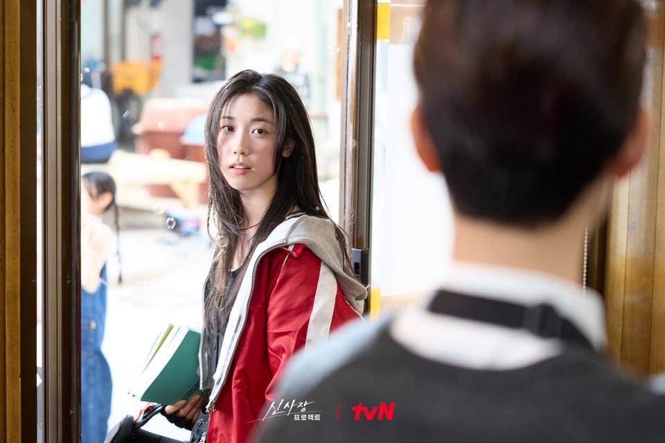potret Lee Re di Drakor Shin's Project
