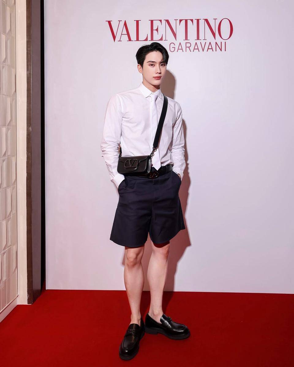 Outfit Pakai Tas ala Inn Sarin