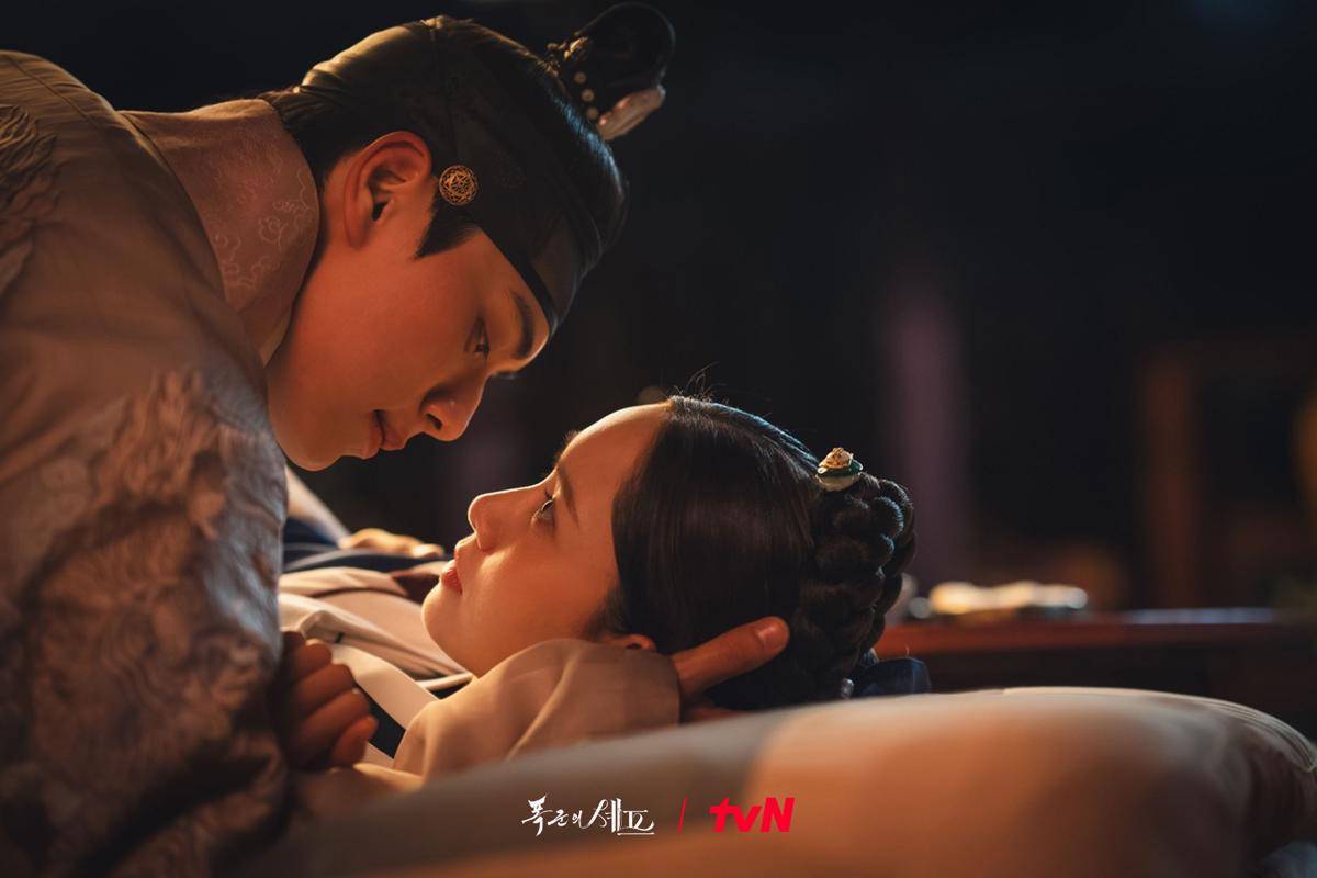 Lee Chae Min dan Yoona SNSD di Bon Appétit, Your Majesty (x.com/CJnDrama)