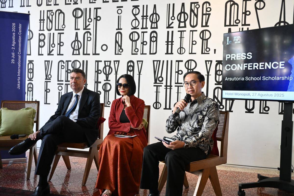 Direktur Utama Spinindo/Piazza Firenze Garut, Anto Sudaryanto, dalam acara press conference pelepasan empat desainer penerima beasiswa Arsutoria School ke Milan pada Rabu (27/8/2025), di Hotel Monopoli, Kemang, Jakarta. (dok. APPMI)