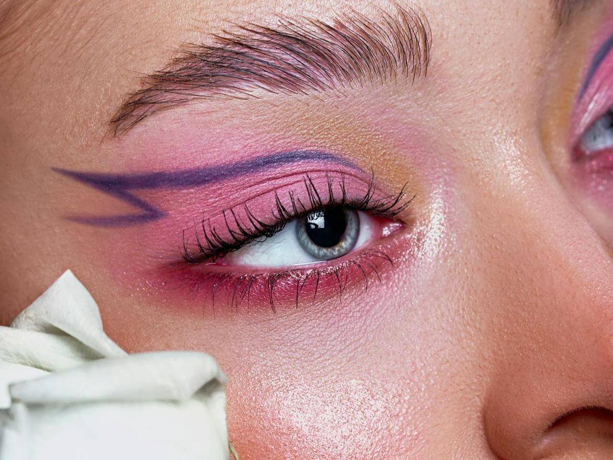ilustrasi micro eyeliner (pexels.com/Mohammadreza Babaei)