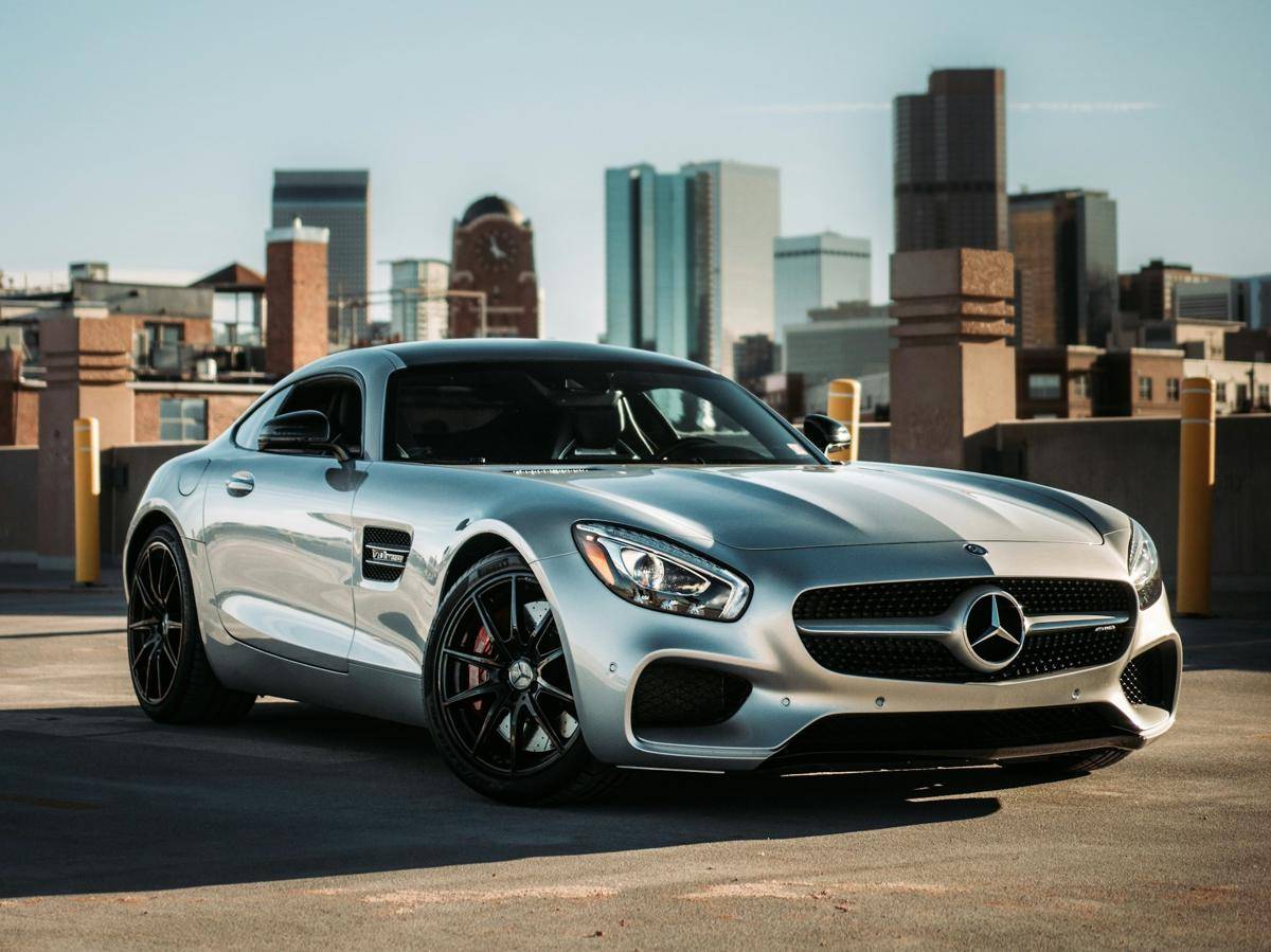 Mobil Mercedes Benz. (unsplash.com/jakobnoahrosen)