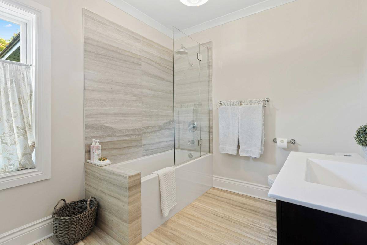 inspirasi pilihan lantai untuk kamar mandi di rumah