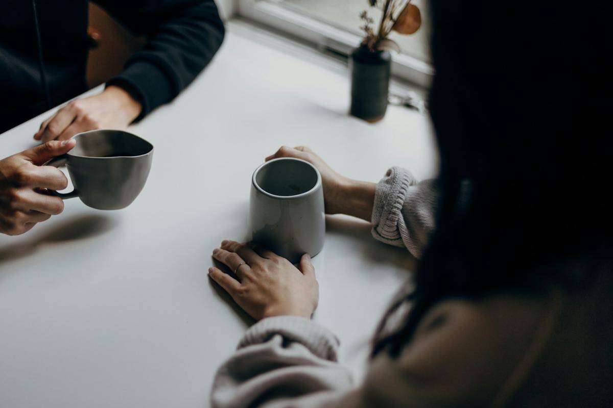 ilustrasi berbagi kebahagiaan (unsplash.com/Priscilla Du Preez)