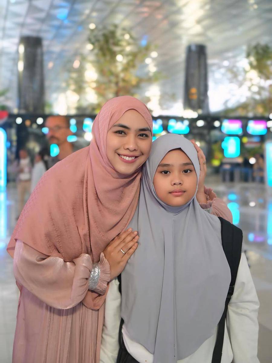 potret Oki Setiana Dewi dan buah hati