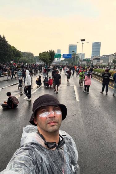 Teuku Zacky ikut demo di DPR