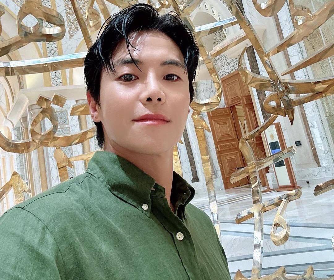 Park Eun Seok (instagram.com/_____silverstone_____)